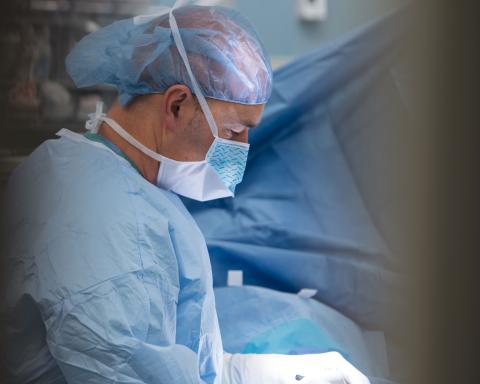 Dr. William Doran performs robotic hip replacement surgery